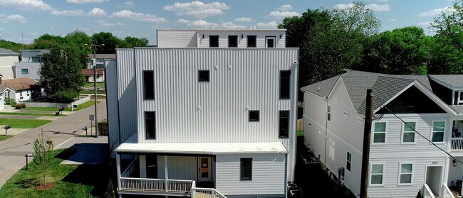 Building Photo - Turn-Key Luxury Rental: Brand-New 4BD + Office w/ Private Sunset Rooftop