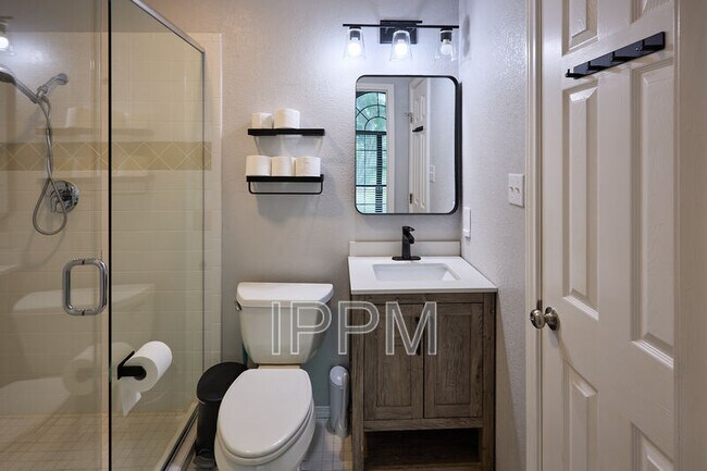 Building Photo - 1813 Lazy Lake Dr
