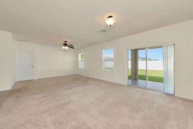 Building Photo - Annual Unfurnished Rental