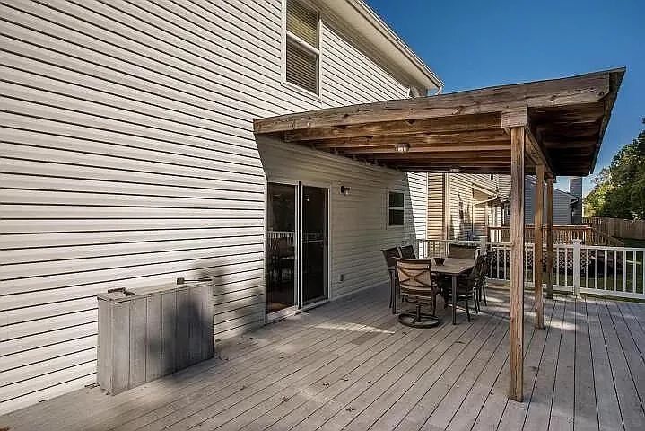 Building Photo - 7855 Fairfax Loop Dr