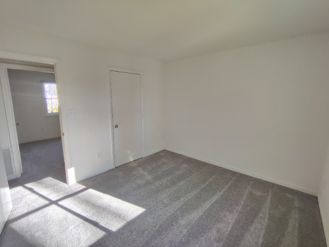 Building Photo - 600 Reusens Rd