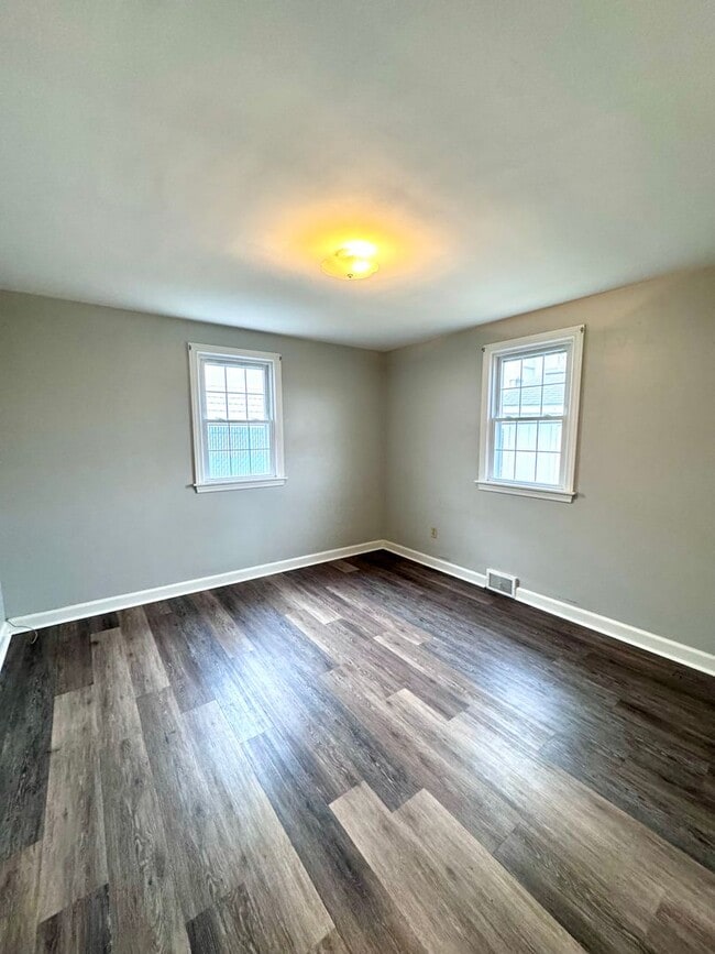 Building Photo - Single Family Home for Rent