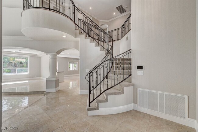 Building Photo - 9813 Edgeview Pl