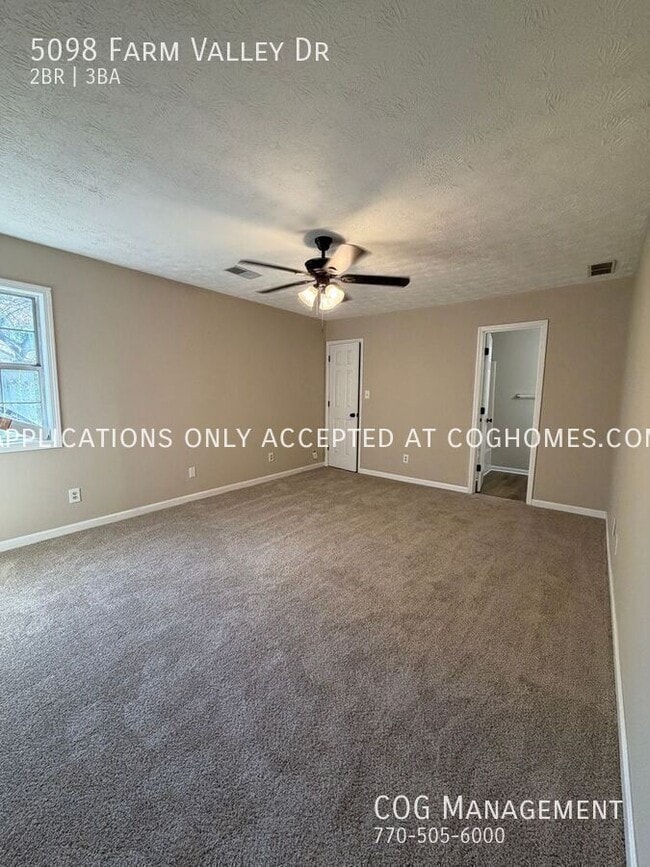 Building Photo - 5098 Farm Valley Dr NE