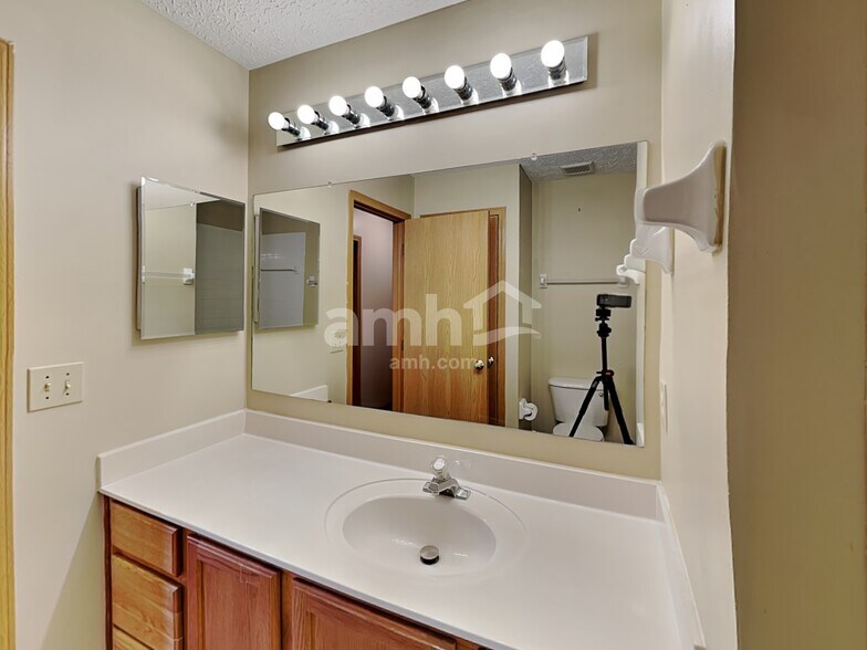 Building Photo - 7908 Windrift Pl