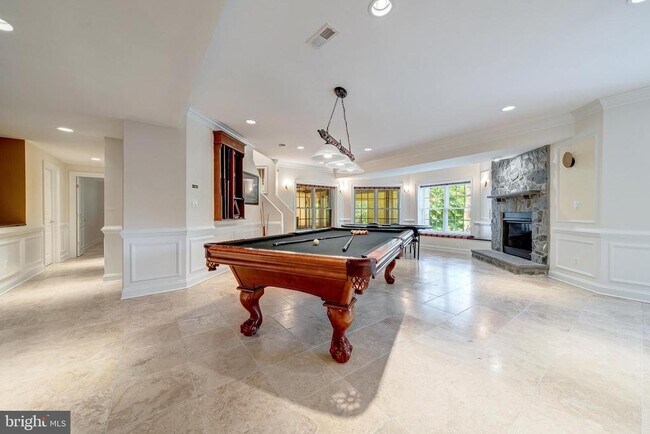Building Photo - 18852 Ridgeback Ct