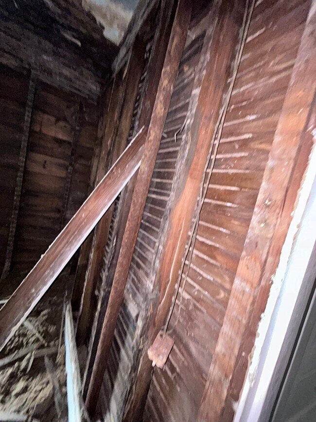 Building Photo - 606 Anderson St