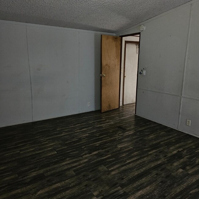 Building Photo - 539 Market St