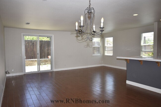 Building Photo - 133 Marinette Ct