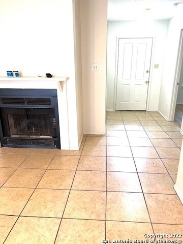 Building Photo - 117 Whisper Way