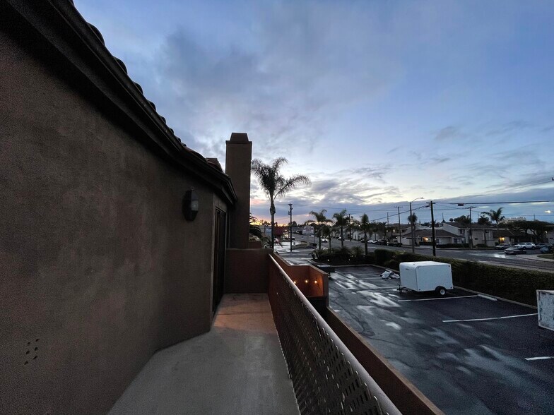 Building Photo - 305 Coral Reef Dr