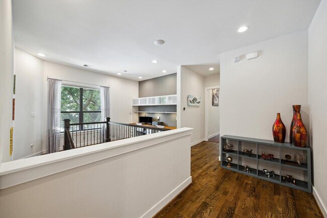 Building Photo - 4205 Koehler St