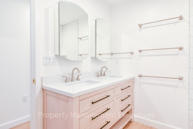 Building Photo - Brand New 3 Bedroom Unit