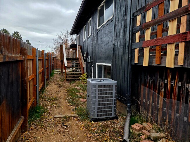 Building Photo - 1968 E 5850 S