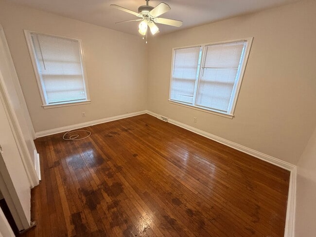 Building Photo - Brick 3/1.5 House in West Rome- $1,250