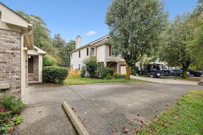 Building Photo - Welcome to this beautifully remodeled sing...