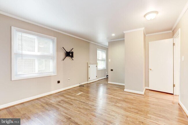 Building Photo - 307 Nimitz Ave
