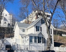 Building Photo - 452 Salem St