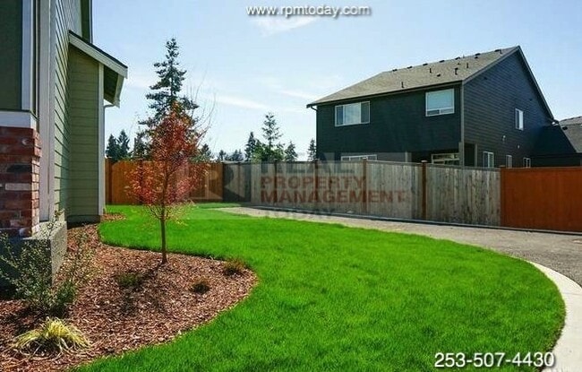 Building Photo - Gorgeous 4 Bedroom! Upgrades Galore!