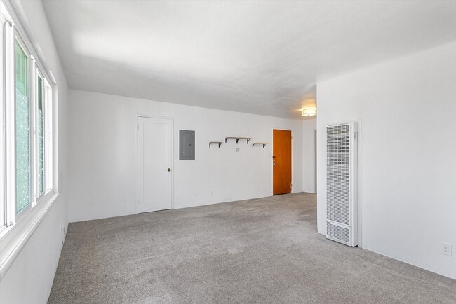 Building Photo - 2238 Encinal Ave