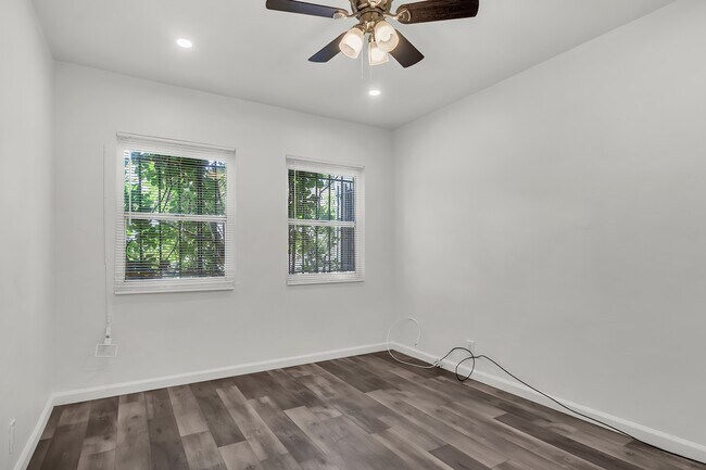 Building Photo - 451 E 101st St