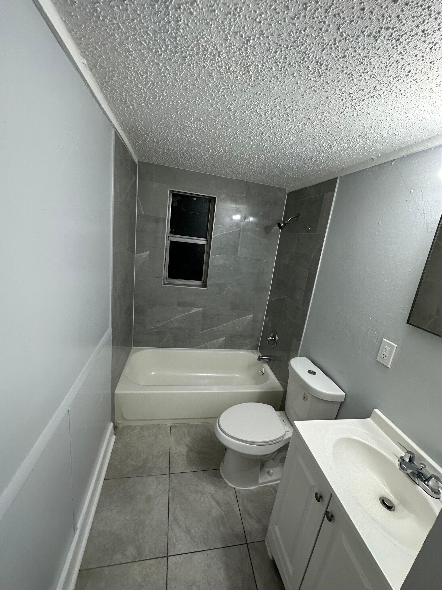 Building Photo - 1981 Hardee St