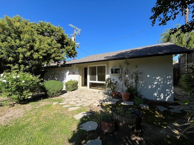 Building Photo - Sherman Oaks 3+2 w/bonus room + upgrades on cul-de-sac lot!