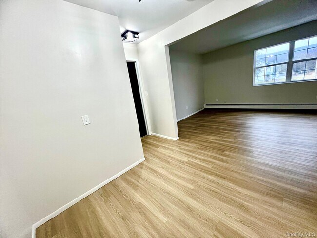 Building Photo - 13-19-19 Cole St