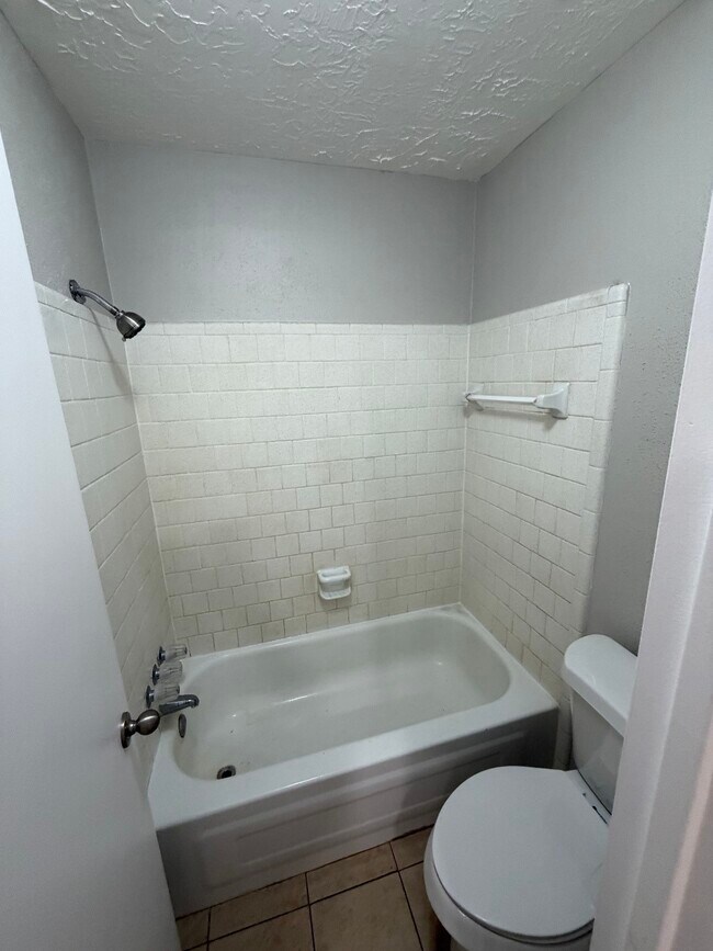 Building Photo - 6423 S Briar Bayou Dr