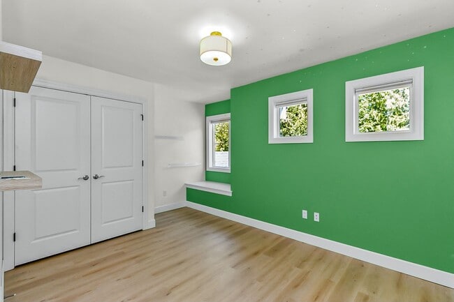 Building Photo - 6.6 Acre Retreat
