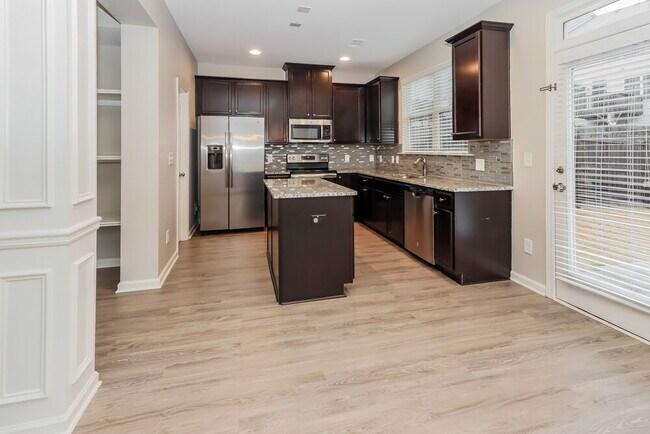 Building Photo - 7528 Stone Creek Path