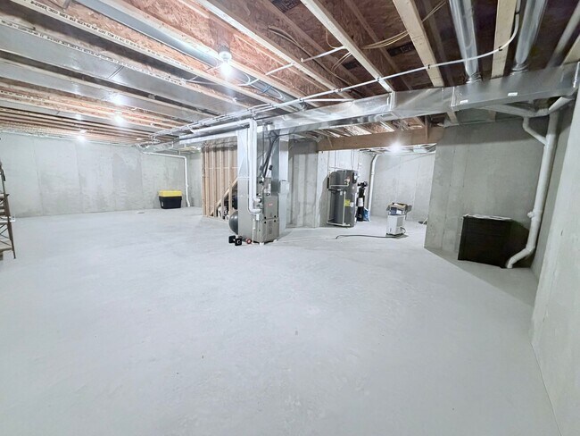 Building Photo - 3 Bed / 2.5 Bath Brand New House in Waunakee, WI!