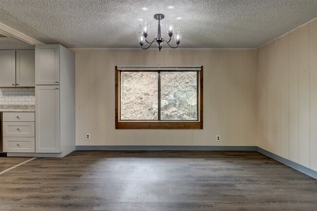 Building Photo - Nature at Your Back Door in this 3 Bedroom...