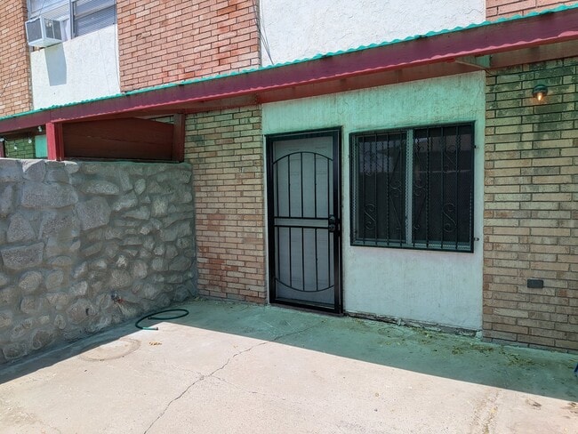 Building Photo - 1491 Alamo St