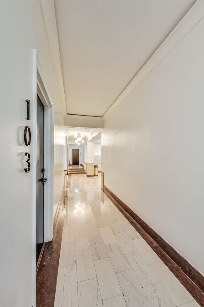 Building Photo - *COMING SOON* Stylish 1 Bedroom Condo in Foggy Bottom!