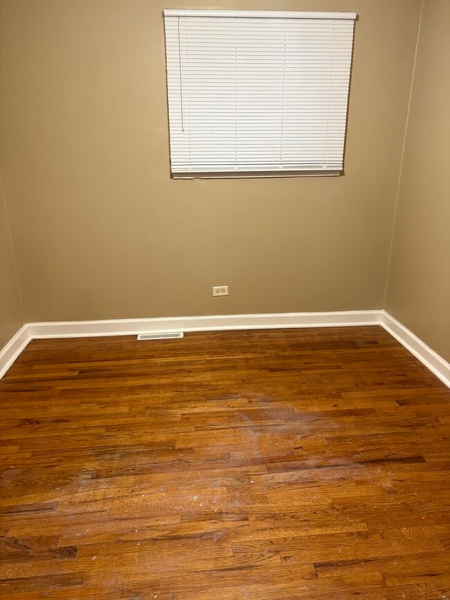 Building Photo - 2035 171st St