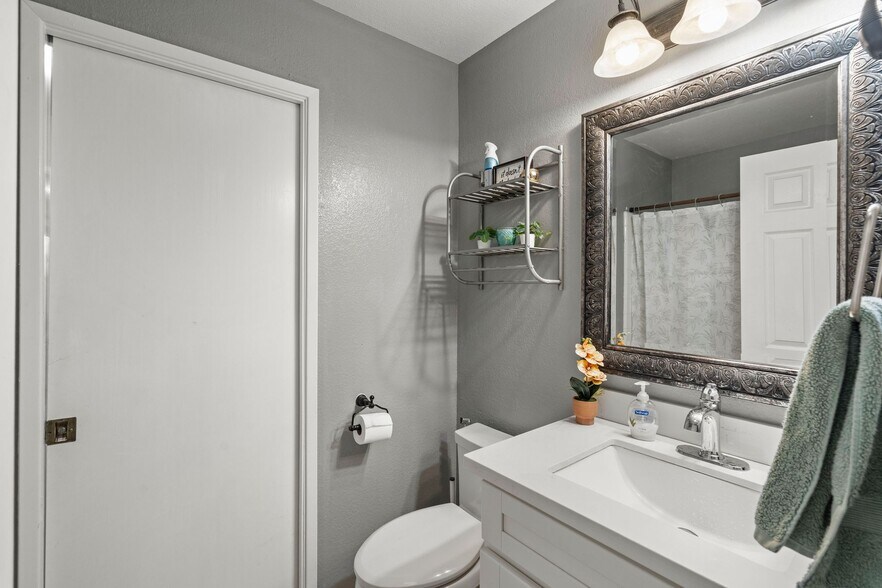 Building Photo - 874 Cherry Glen Cir