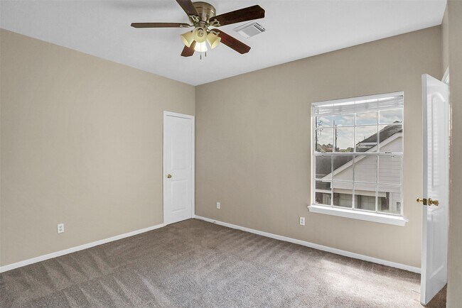 Building Photo - 4407 Magnolia Ln