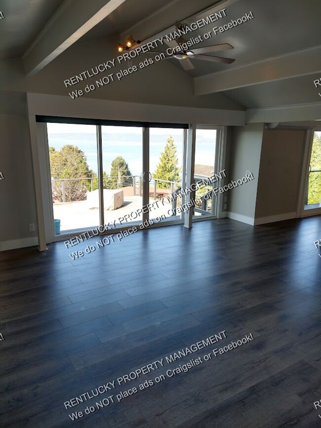 Building Photo - STUNNING VIEWS!! Amazing 4-Bedroom Home w/...