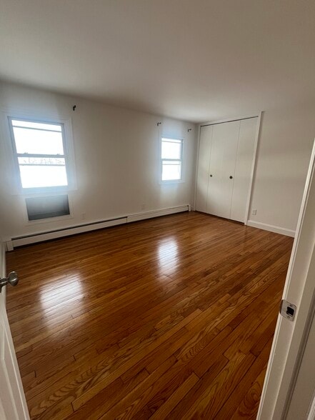 Building Photo - 14 Alpine Dr