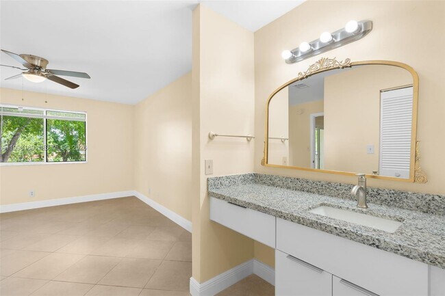 Building Photo - 1139 Coral Club Dr