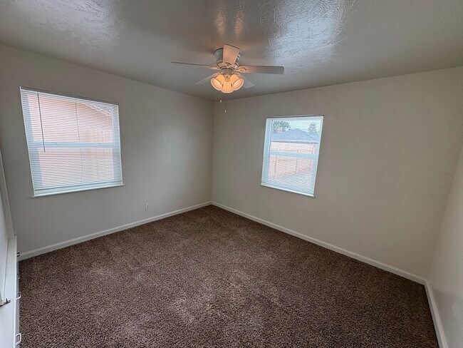 Building Photo - Charming Home for Rent Available Now!