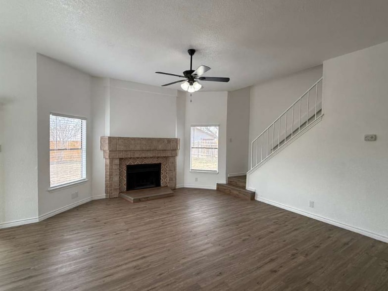 Building Photo - 8750 Shallow Ridge Dr