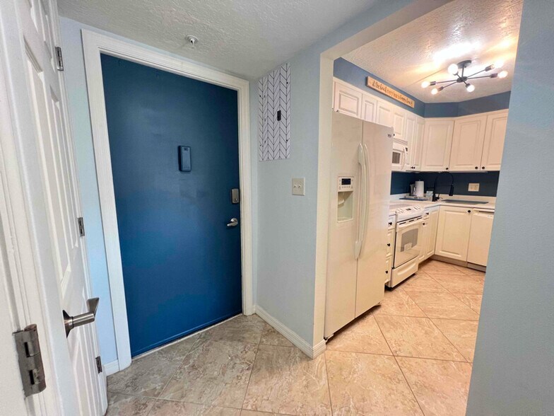 Building Photo - 2020 N Atlantic Ave