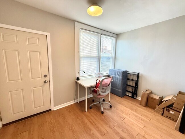 Building Photo - 3133 S Princeton Ave