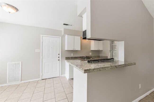 Building Photo - 5339 Castlecreek Ln