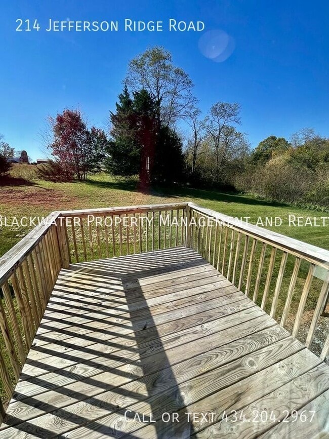 Building Photo - 214 Jefferson Ridge Rd