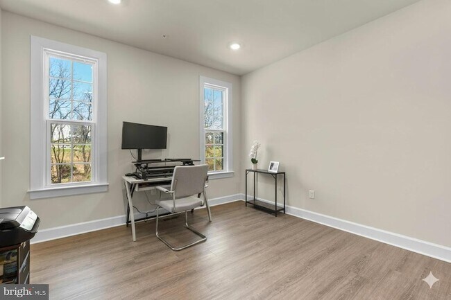 Building Photo - 8417 Bald Eagle Ct