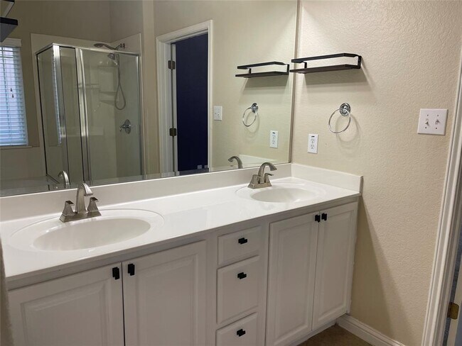 Building Photo - 201 Arrowhead Trail