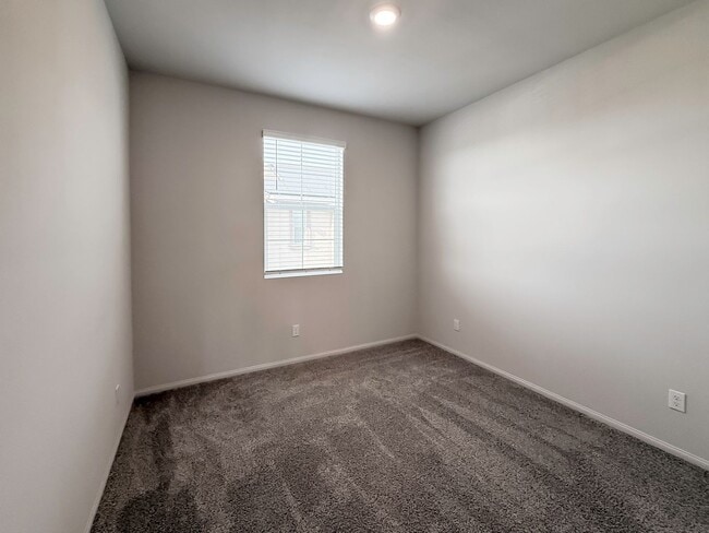 Building Photo - ~ AVAILABLE NOW ~ New Construction Home for Rent in the NEW Heirloom Farms Community in Temecula!